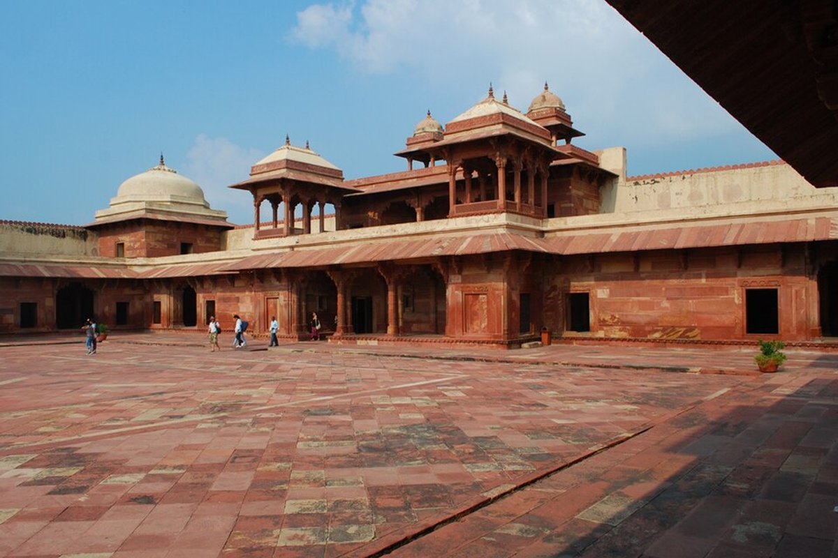 Fatehpur Sikri - India Travel Guide hero image