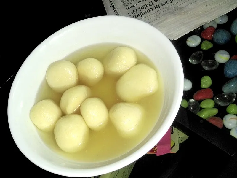 Rasagola - Traditional Indian Dish