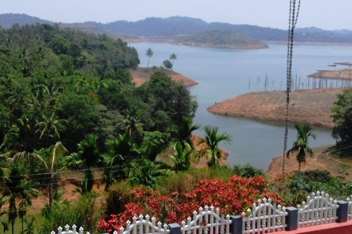 Padinjarathara travel guide